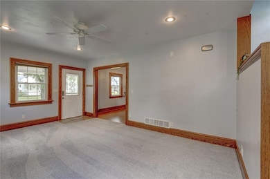 905 G Ave NW, Cedar Rapids, IA 52405 - photo 6