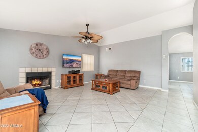 8726 W Sheridan St - 01