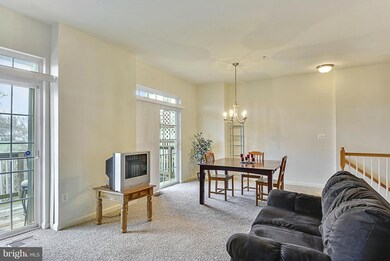 13901 Hollow Wind Way unit 101, Woodbridge, VA 22191 - photo 5