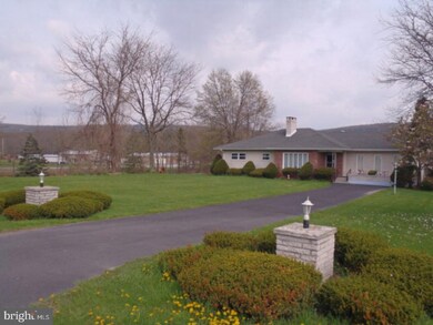 739 Penn Dr, Tamaqua, PA 18252 - photo 2