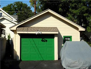 Parking Lot/Garage