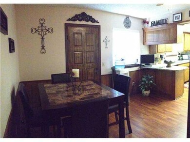 1508 NE 5th St, Moore, OK 73160 - photo 5