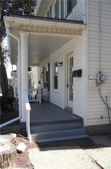 738 George St, Pen Argyl, PA 18072 - photo 2