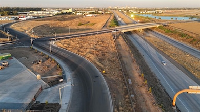 0 W Dan Ronquillo Dr S Roeding D unit 636403, Fresno, CA 93706 - photo 3