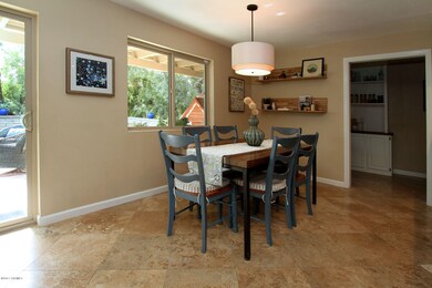 Kitchen Eating Area