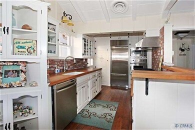 Gourmet Kitchen with Viking and Bosch Appliances