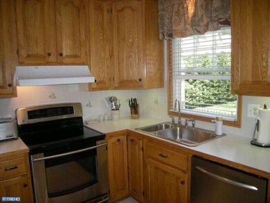 175 Deacon Dr, Norristown, PA 19403 - photo 2