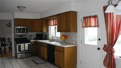 1607 Arrowwood Dr, Easton, PA 18040 - photo 4