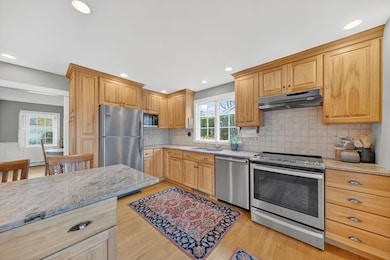 40 School St, South Dartmouth, MA 02748 - photo 7
