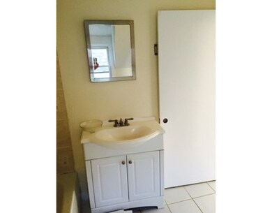 104 W 6th St unit House, Lowell, MA 01850 - photo 6