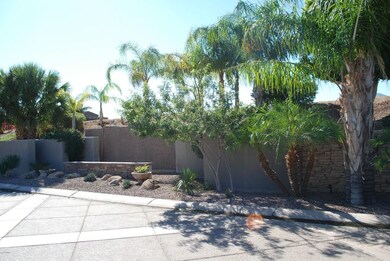 Santan Lakeside Entrance 2