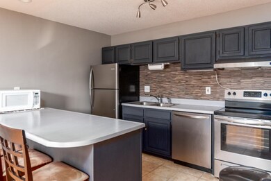 114 N Twin Oaks Terrace, South Burlington, VT 05403 - photo 2