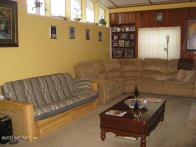 4626 Solandra Cir W, Jacksonville, FL 32210 - photo 3