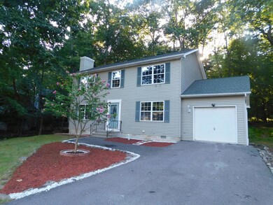 1109 Hunters Woods Dr, East Stroudsburg, PA 18301 - photo 3