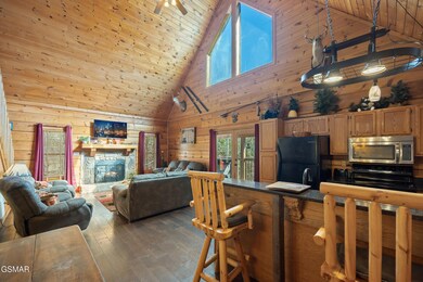 4_910 willard way 004