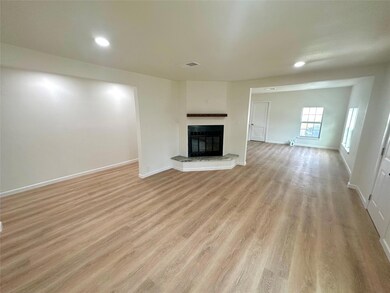 1117 E Chambers St, Cleburne, TX 76031 - photo 2