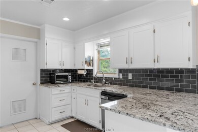 1401 Laura Ln unit CS, College Station, TX 77840 - photo 7