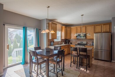 Eat-in Kitchen