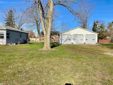 203 E Kempf Ct, Capac, MI 48014 - photo 5