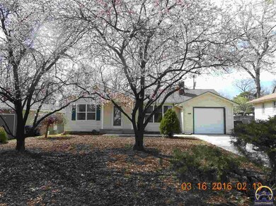 1023 SW Parkview St, Topeka, KS 66604 - photo 2