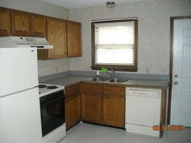 343 Chicopee St unit 23, Chicopee, MA 01013 - photo 2