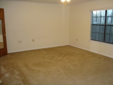 Large room w/ crown molding & deep walk-in closet