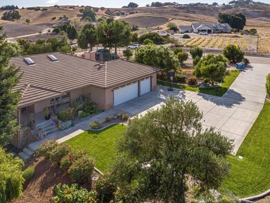 845 Climbing Tree Ln, Templeton, CA 93465 - photo 2