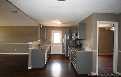 403 N Maple St, Sallisaw, OK 74955 - photo 5