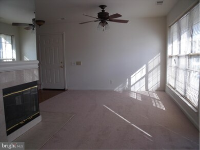 8210 Crossbrook Ct unit 201, Lorton, VA 22079 - photo 5