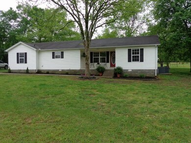 207 Woodland Dr, Shelbyville, TN 37160 - photo 2