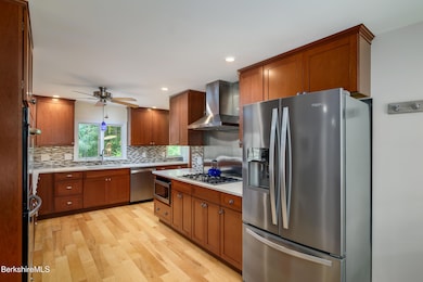 127 Lindley Terrace, Williamstown, MA 01267 - photo 3