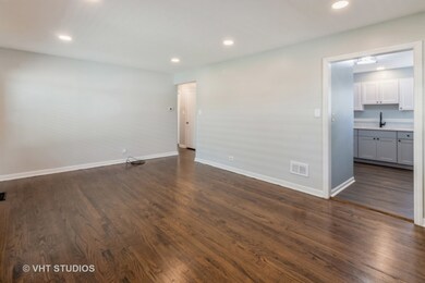 470 N Ida Ln, Elmhurst, IL 60126 - photo 2