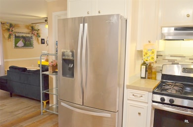 The Refrigerator is not included in this sale.