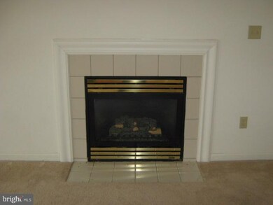 77 Chestnut Dr, Elkton, MD 21921 - photo 2