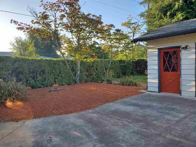 175 SE Fir Villa Rd, Dallas, OR 97338 - photo 2