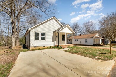 220 W Shannonhouse St, Shelby, NC 28152 - photo 5