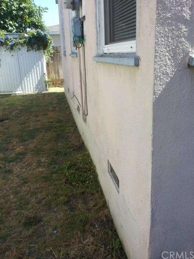 Back house side yard with stge shed