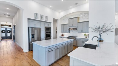 4020 Canaleta, San Antonio, TX 78261 - photo 5