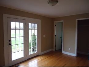 Bedroomhalf bathfrench doors