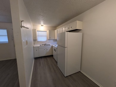 690 Adams St unit Manya Point Apt 203, Beaumont, TX 77705 - photo 2