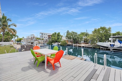 27 Riviera Dr-Big Coppitt 33040