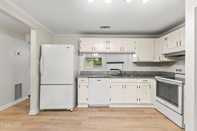 09-202406127707 Bernadette Ln 009