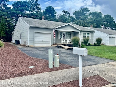 170 Castleton Dr, Toms River, NJ 08757 - photo 2