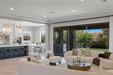 Gourmet Kitchen / Living Room