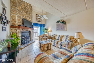 Living room w/electric fp