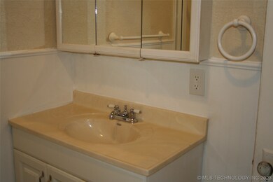 609 H St NW, Ardmore, OK 73401 - photo 5