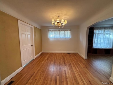 21440 Lathrup St, Southfield, MI 48075 - photo 6