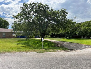 238 Littlebrook Rd, Joshua, TX 76058 - photo 3