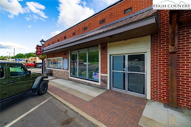 304 S Jefferson Ave, West Jefferson, NC 28694 - photo 3