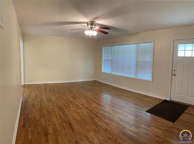 2207 SW Mulvane St, Topeka, KS 66611 - photo 7